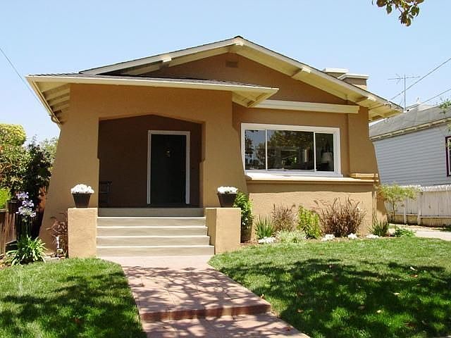 1st image of 806 Acacia Dr