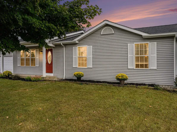 1025 Allen Ct, Plainwell, MI 49080