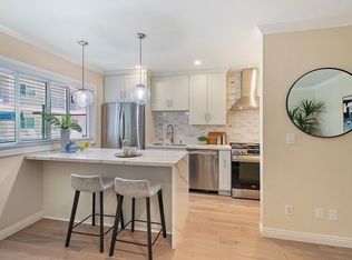 9005 Cynthia St APT 215, West Hollywood, CA 90069