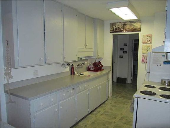 3rd image of 29 Portland Ave #2