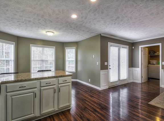 5th image of 6013 Inglenook Dr