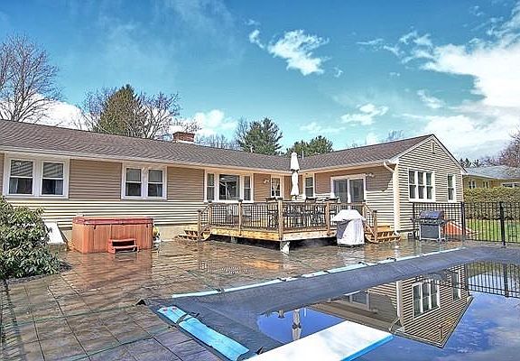2nd image of 27 Brentwood Dr