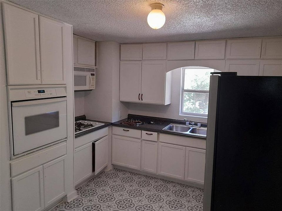 1st image of 400 SE 20th St