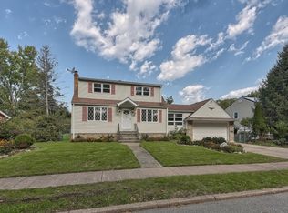 16 Chandler Dr, Wayne, NJ 07470