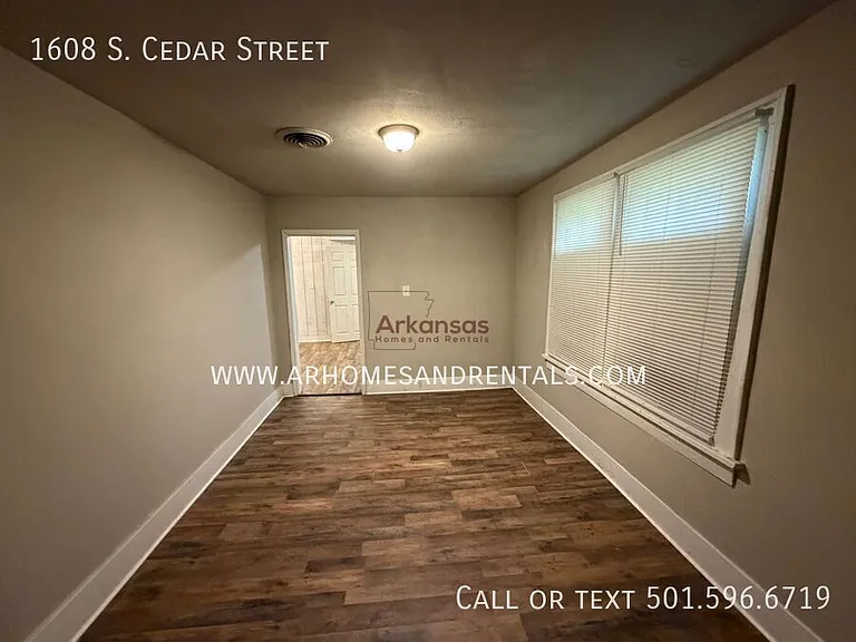1608 S Cedar St — Photo 12