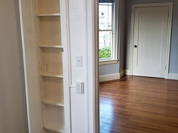 4th image of 1401 Grove St #10