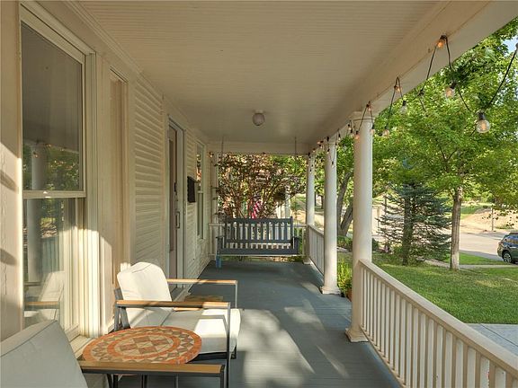 3rd image of 605 NW 16th St
