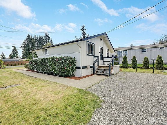 3rd image of 3740 Paradise Bay Rd