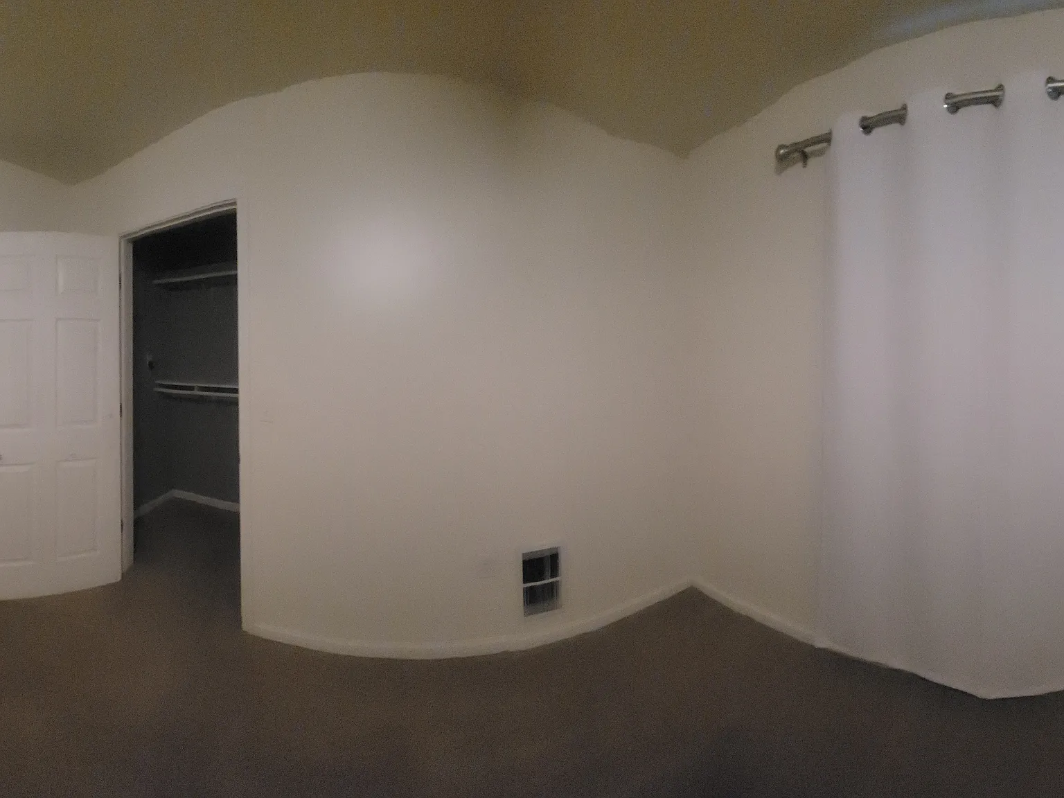3 bed, 1.5 bath, 1776 sqft, $550 — Photo 1