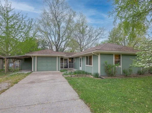 1305 Gambrell St, Greenwood, MO 64034