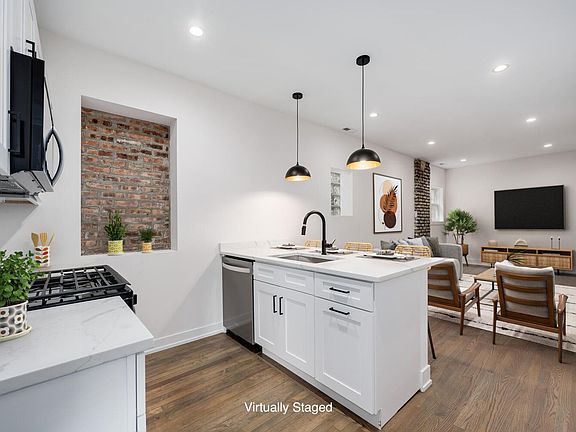 2nd image of 2455 W Armitage Ave #2R