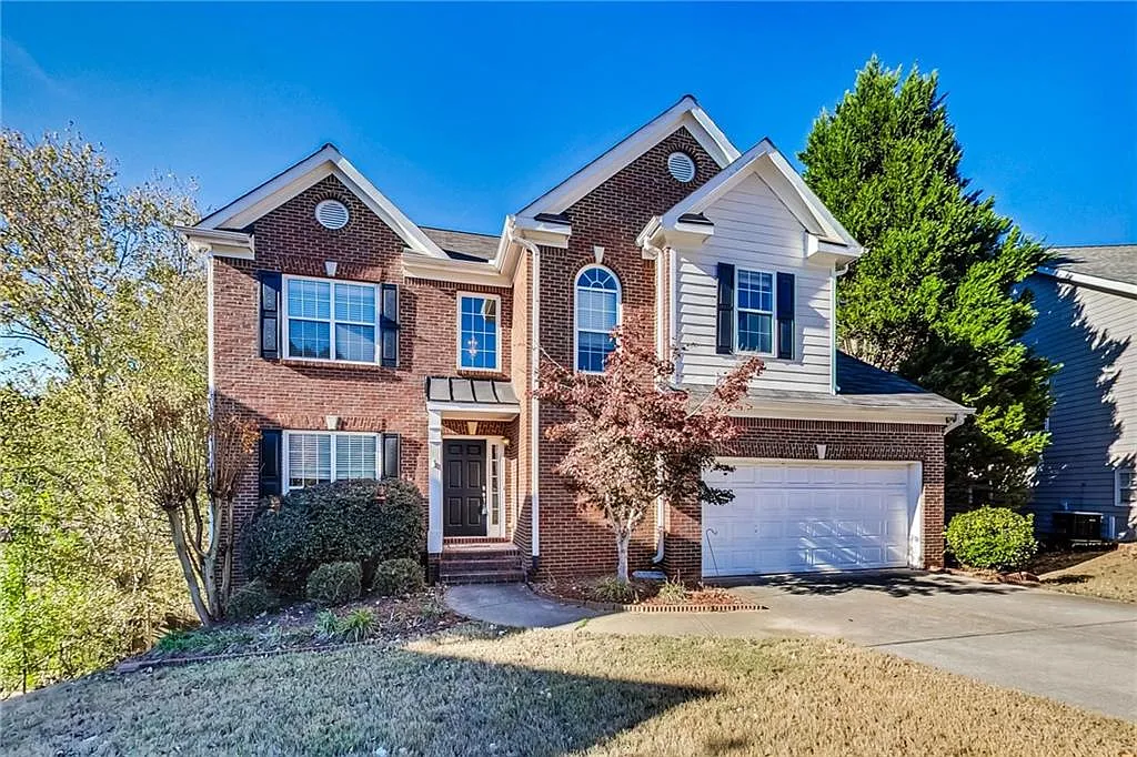 4 bed, 2.5 bath, 2530 sqft, $3,200 — Photo 2