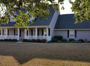 145 Hedge Row Dr, Byron, GA 31008