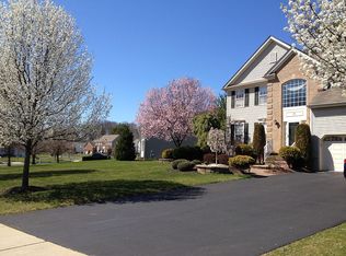 33 Spruce Meadows Dr, Monroe Township, NJ 08831