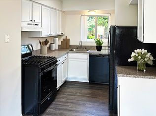 Foxcroft Townhomes, Utica, MI 48317