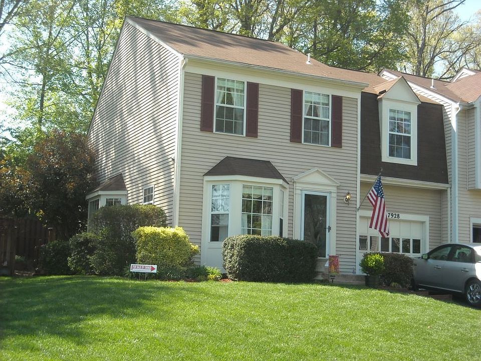 Unique Townhome with a yard!