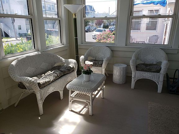 2nd image of 103 N Rosborough Ave