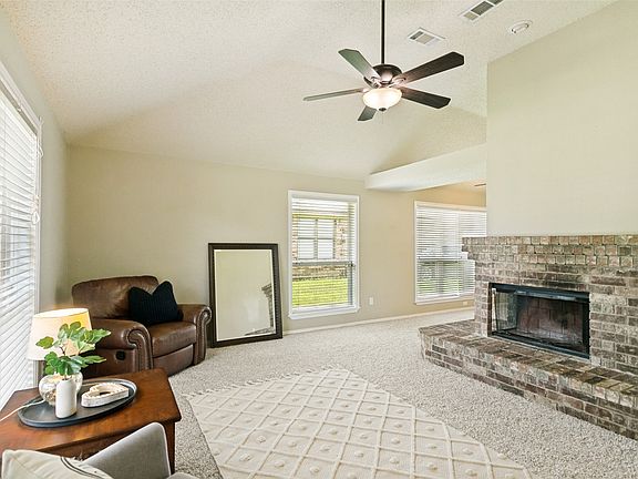 5th image of 1513 Evergreen Dr