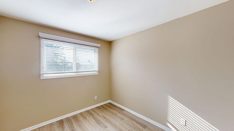 Calgary Townhouse for rent - 3 Bedrooms — photo 8