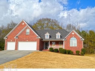 2161 NE Indian Shoals Dr, Loganville, GA 30052