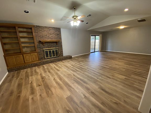 2nd image of 1301 Newbury Dr