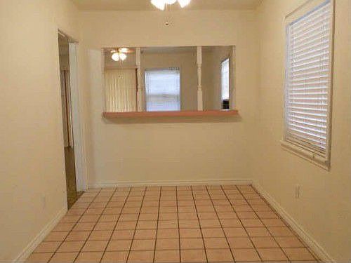 4th image of 3912 Townsend Dr