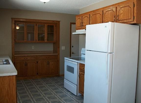4th image of 1620 Southhaven Dr S