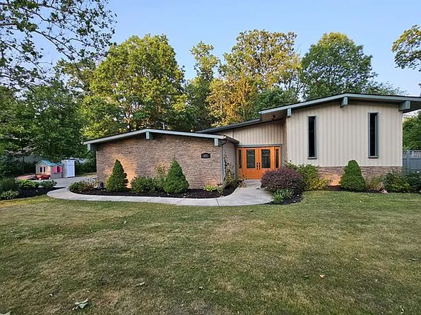 451 Liberty St, Ravenna, OH 44266