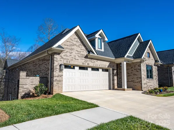 1422 Spring Ridge Ln, Denver, NC 28037