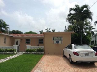 1025 NE 4th St, Hallandale Beach, FL 33009
