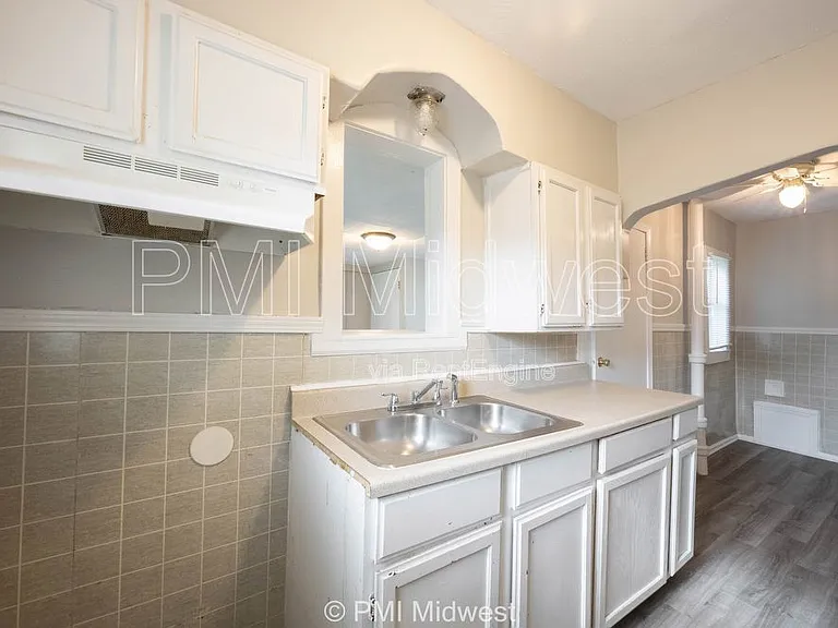 1415 W Pruitt St — Photo 7