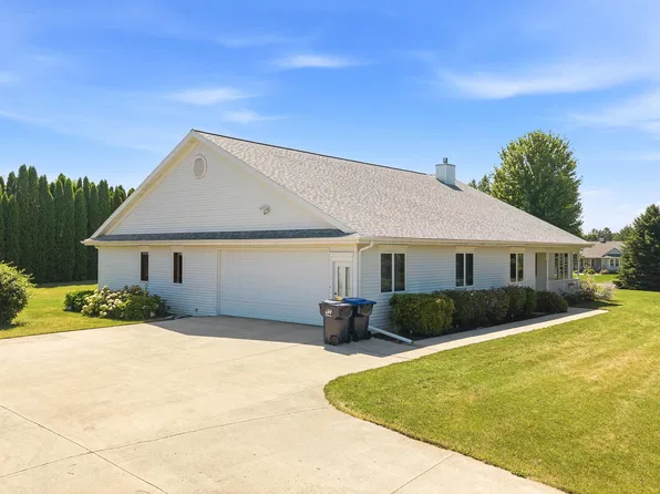 N7600 Burns Rd, Beaver Dam, WI 53916