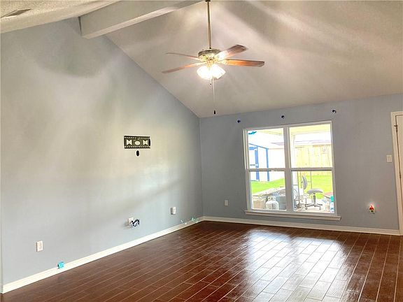3rd image of 2509 Lexington Dr