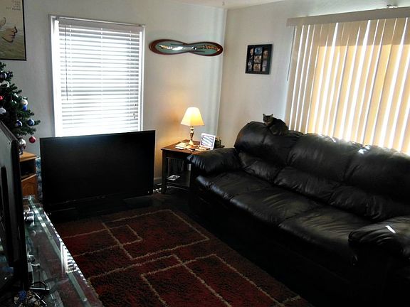 2nd image of 826 Birchwood Ave