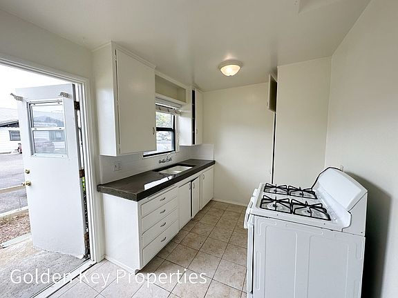 4th image of 2775 Roosevelt St #5E