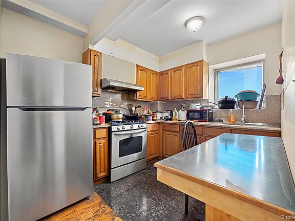 2nd image of 131-44 40 Road