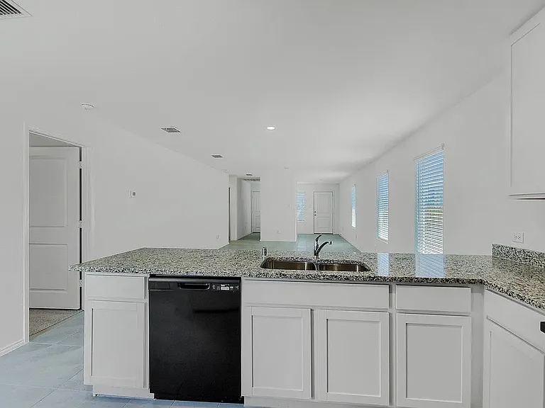 402 Harvest St — Photo 15