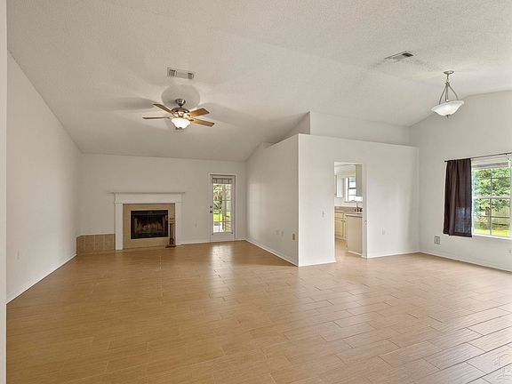 5th image of 1301 Sterling Point Dr