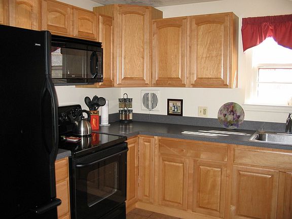 Recently updated eat-in kitchen.