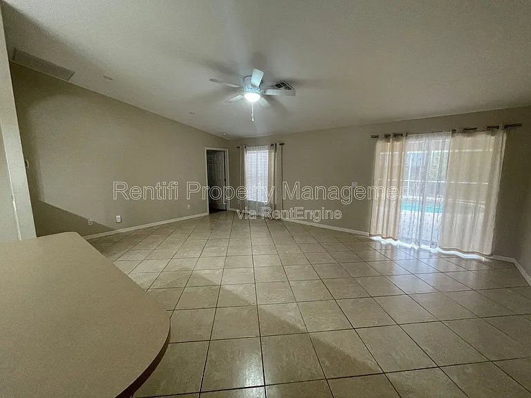 1710 SW 10th Pl — Photo 5