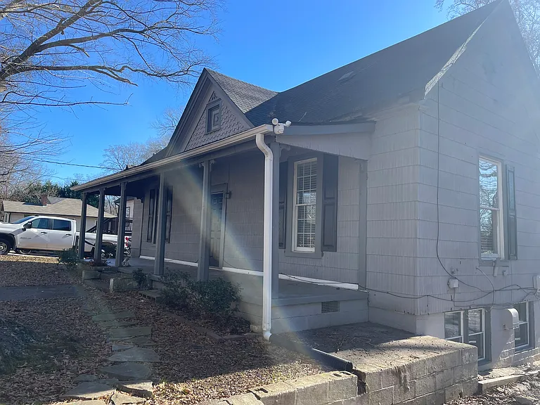 290 Henry St SE #D — Photo 14