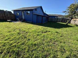 209 9th St #B, Crescent City, CA 95531