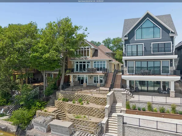 1419 N Shore Dr, Clear Lake, IA 50428