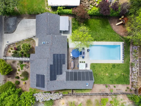 225 Piezzi Road, Santa Rosa, CA 95401