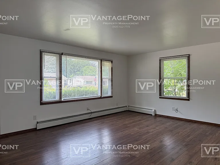 1711 Edgehill Dr — Photo 3