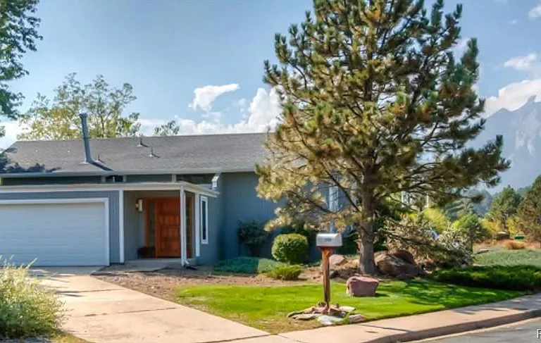 2730 Lafayette Dr — Photo 1