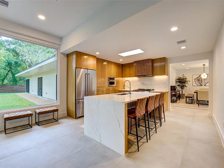 303 Isolde Dr — Photo 6