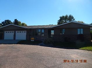 106 Olson Ct, Chamberlain, SD 57325