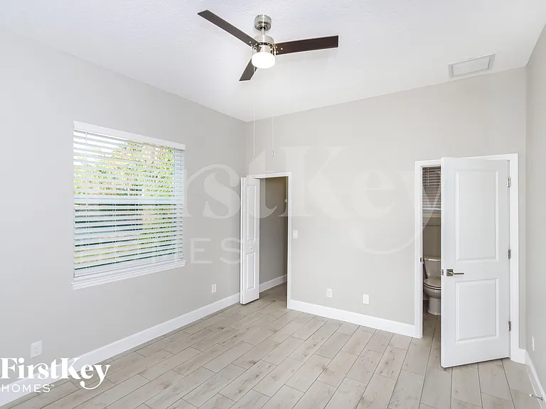 991 Walden Blvd SE — Photo 8