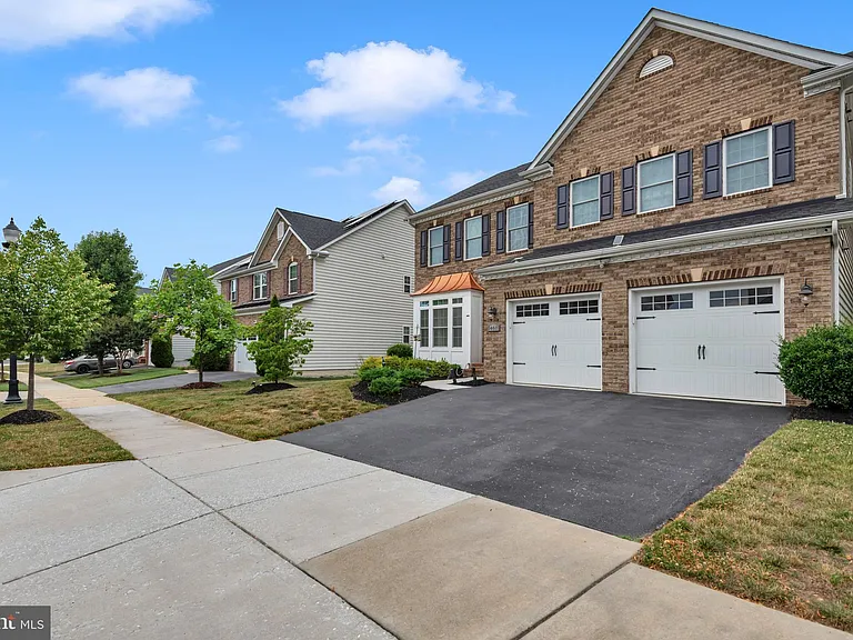 14611 Highbury Ln — Photo 5